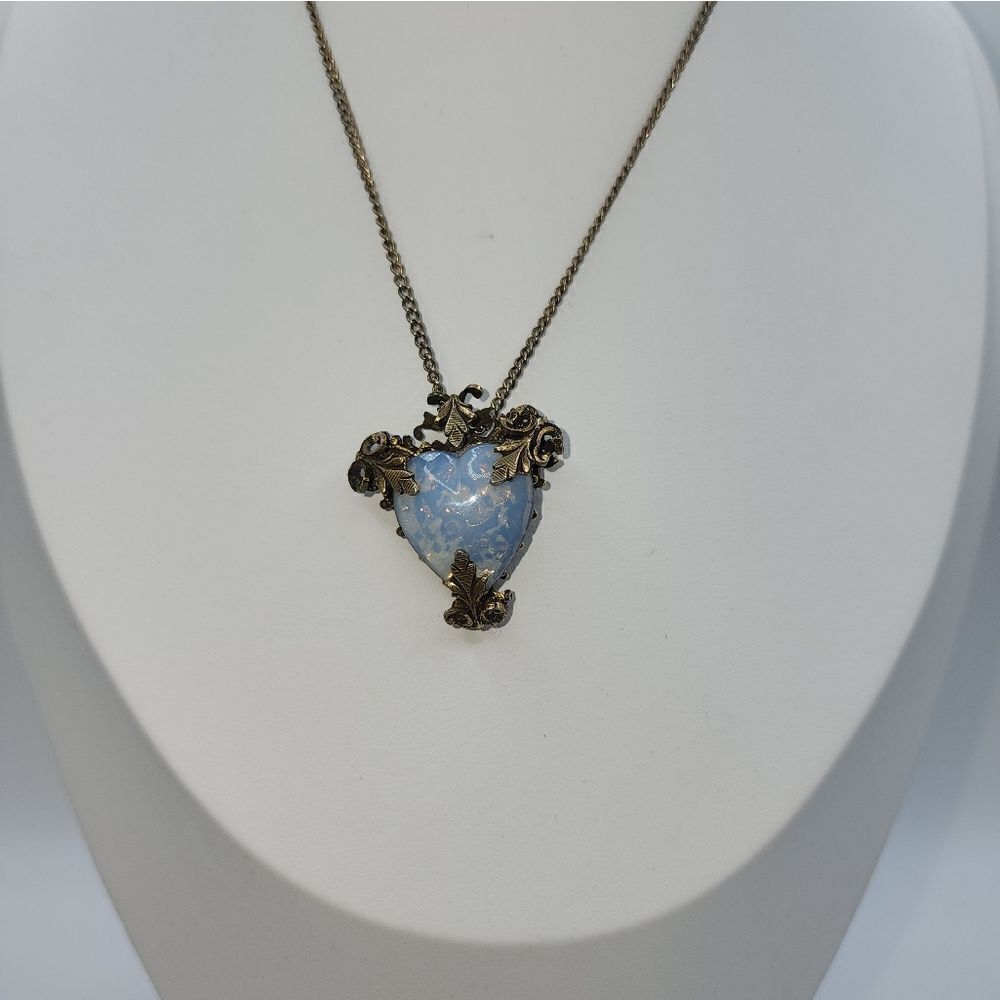 Vintage Iridescent Heart Lucite Cabochon ART DECO Style Necklace - Picture 2 of 3